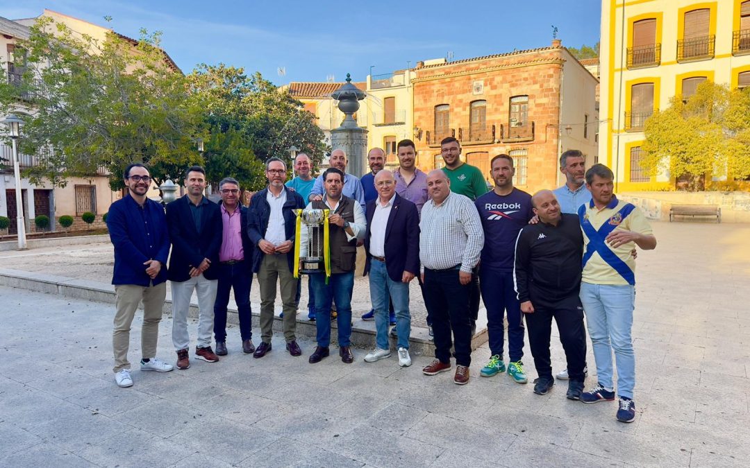 Los alcaldes de El Condado y el Jaén Paraíso Interior FS impulsan el proyecto «Condado Jaén»