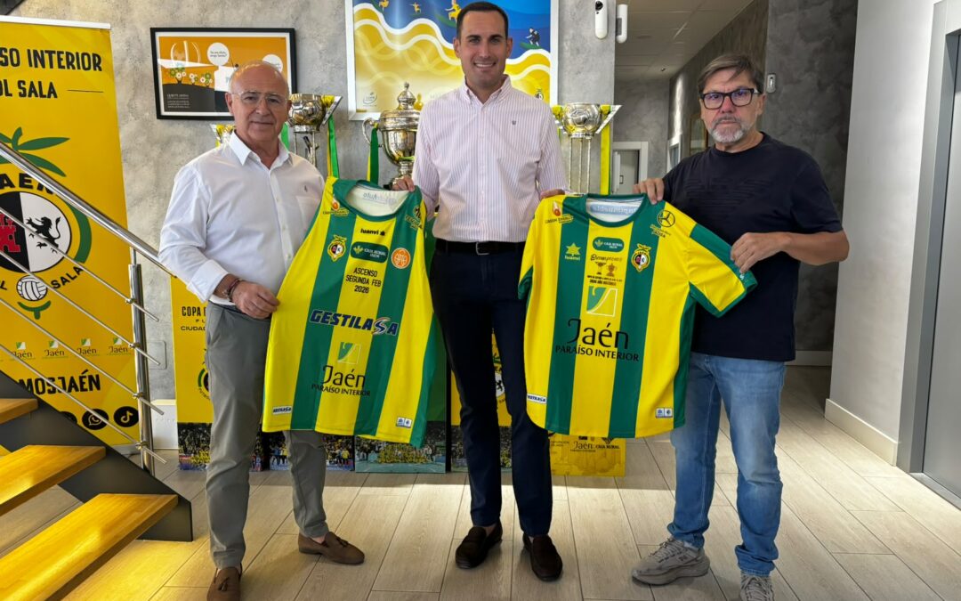 Juan Latorre renueva su abono del Jaén Paraíso Interior FS y muestra el respaldo de la Diputación Provincial de Jaén al proyecto amarillo
