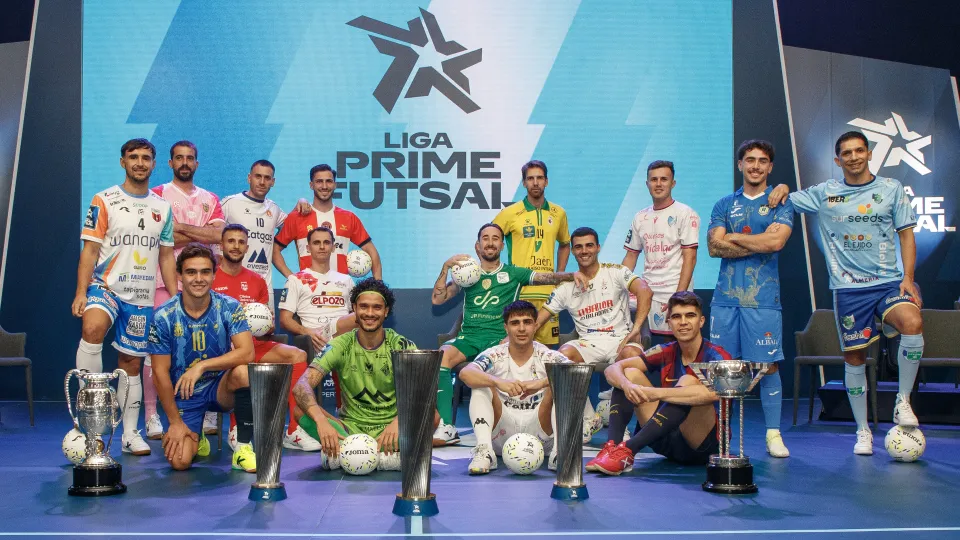 Alan Brandi representa al Jaén Paraíso Interior FS en la Gala de la Liga Prime Futsal