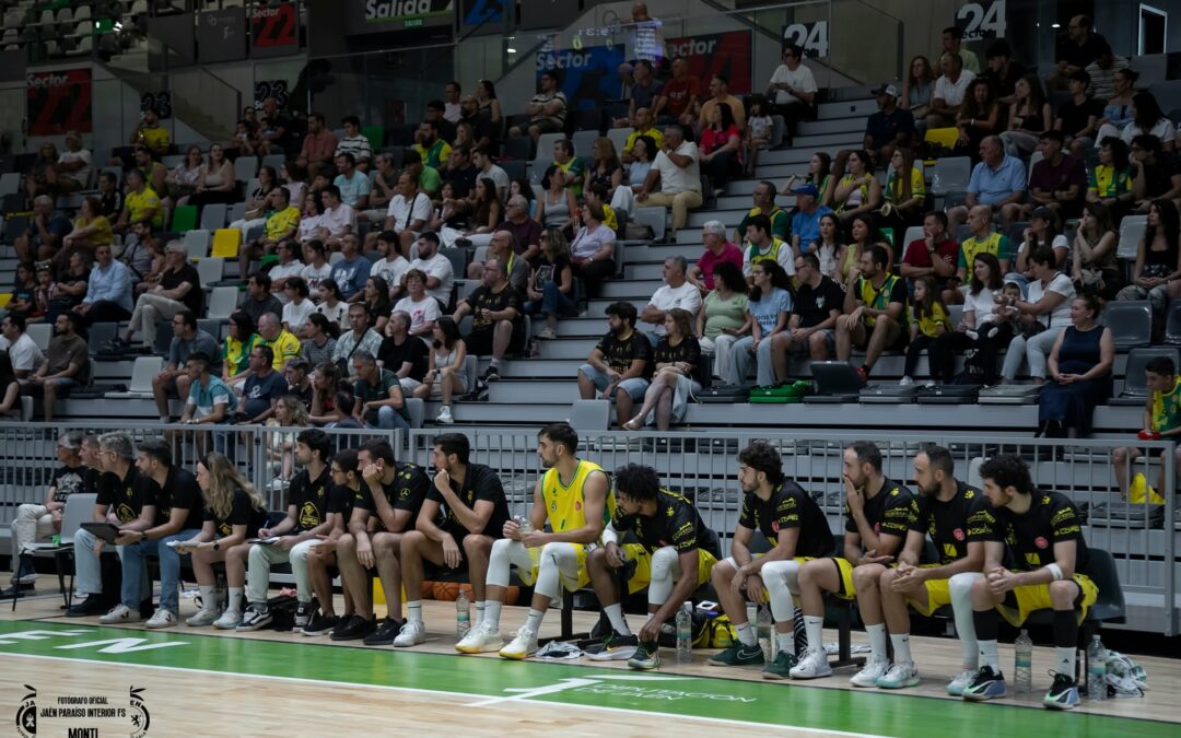 EL JAÉN PARAÍSO INTERIOR BALONCESTO AFRONTA UN OCTUBRE EXIGENTE EN SU DEBUT HISTÓRICO EN SEGUNDA FEB