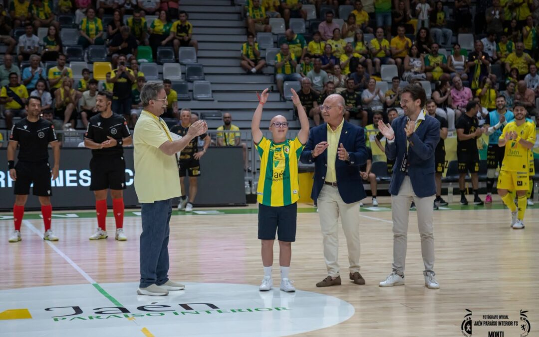 Marcos Valsera, socio y amigo amarillo, se convierte en el español más joven con licencia internacional VIRTUS y necesita ayuda para llegar al Mundial